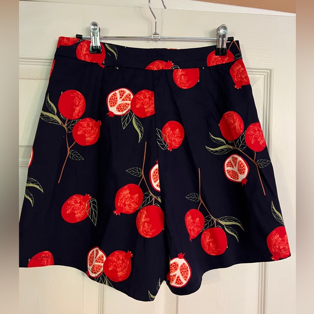 Mod Cloth high waisted vintage shorts 50s housewife pomegranate print